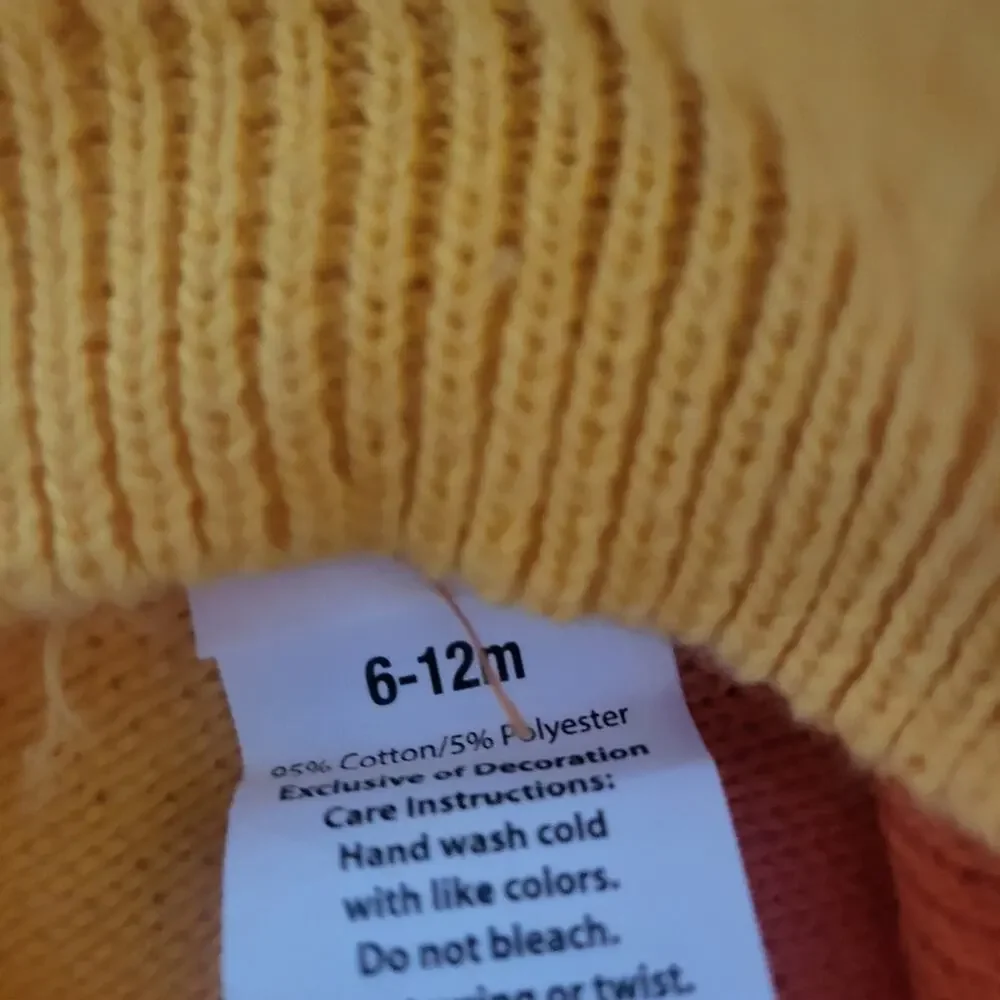 6-12M Fall candy corn hat and pumpkin socks